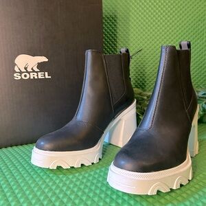 Brex Womens Leather Pull On Chelsea Boots Black/Sea Salt Size 8